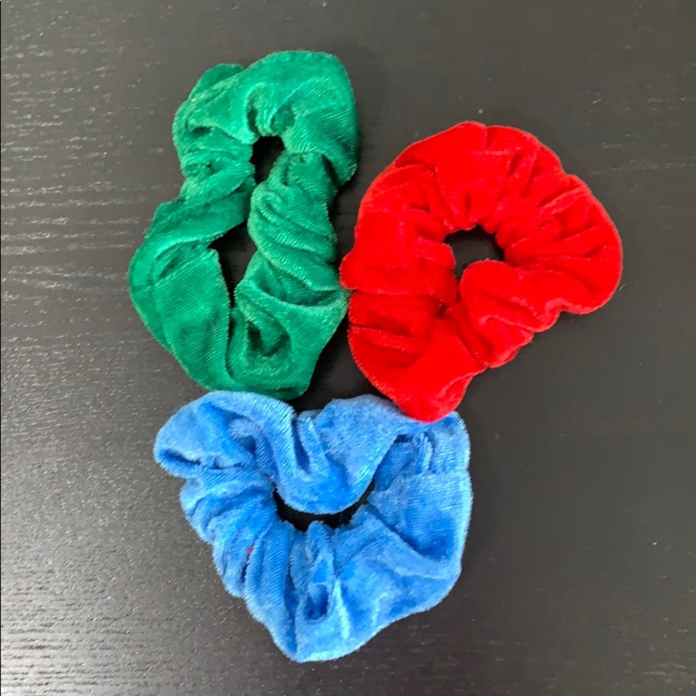 3-pack velvet scrunchies